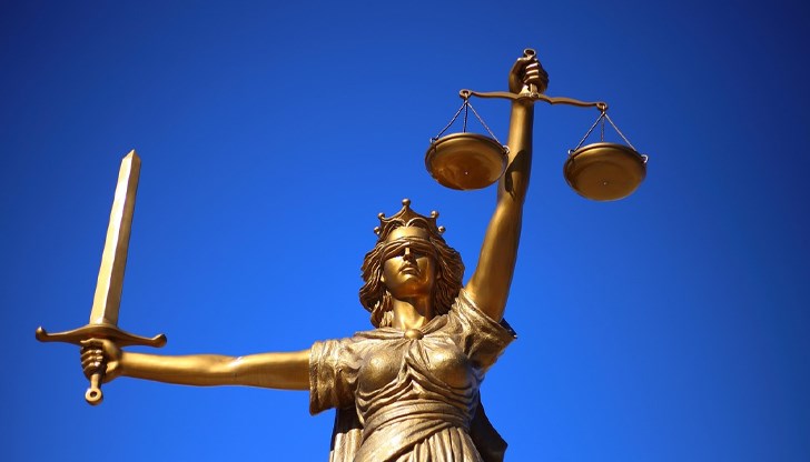 Двама загинаха, а петима бяха ранени при сблъсъка между враждуващи фамилии през 2023 година Двама загинаха, а петима бяха ранени при сблъсъка между враждуващи фамилии през 2023 година