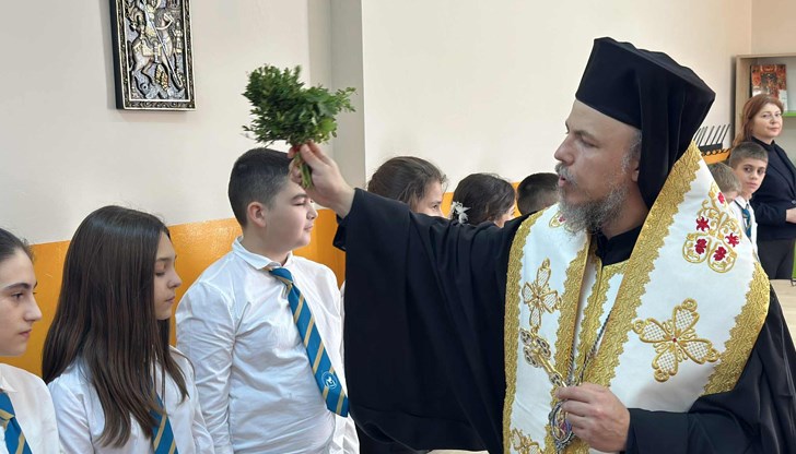 Епископ Макарий отслужи водосвет за здраве и благоденствие