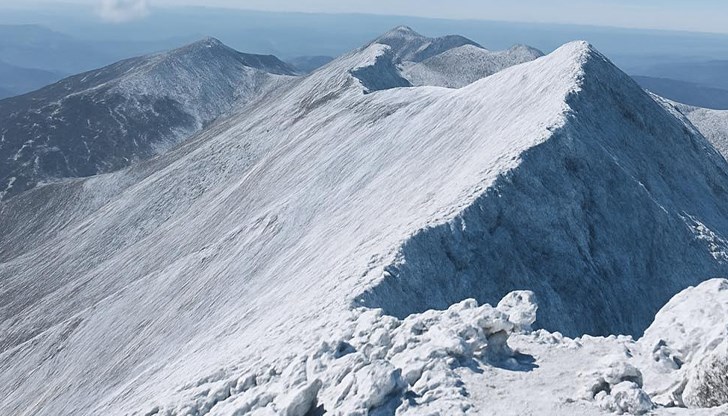 Национален парк "Пирин" препоръчва използването на зимната билна пътека вместо опасните подсичащи трасета