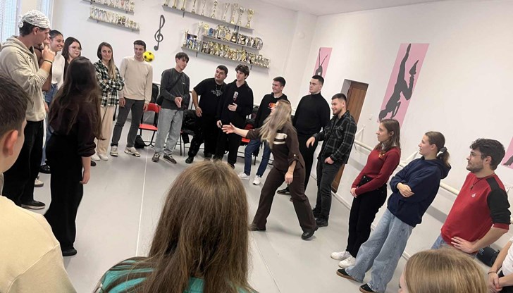 Гости от Тараклия се срещнаха с Младежкия парламент