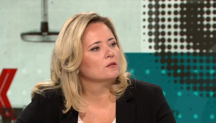 Журналистът разкритикува политическата класа, която се страхува от въпроси и се крие зад статуси във Facebook Журналистът разкритикува политическата класа, която се страхува от въпроси и се крие зад статуси във Facebook