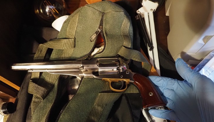 Полицаите иззеха пистолети, боеприпаси и тротинетката от инцидента на улица "Хан Аспарух"