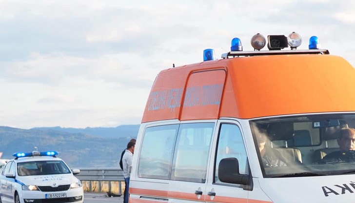 9-годишно момче пътувало с брат си и 33-годишна жена, колата се блъснала в мантинела