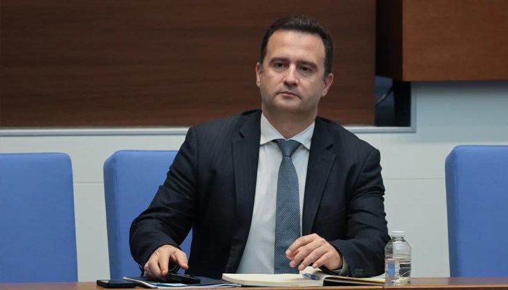 Енергийният министър гарантира, че горивата са предназначени само за българските граждани