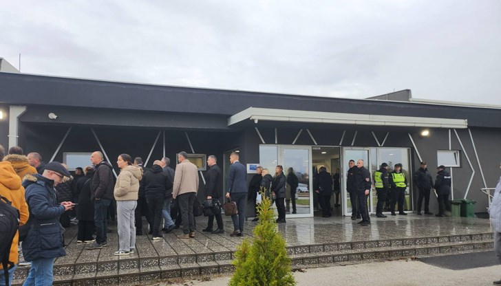 Трима бивши кметове и двама ексминистри застават пред съда заради огнения ад в дискотека "Пулс" Трима бивши кметове и двама ексминистри застават пред съда заради огнения ад в дискотека "Пулс"