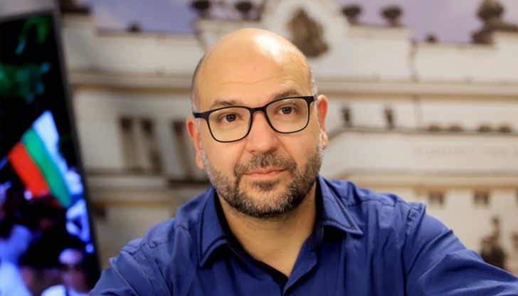 Управляващите не успяха да обяснят действията си по новото законодателство, смята политологът