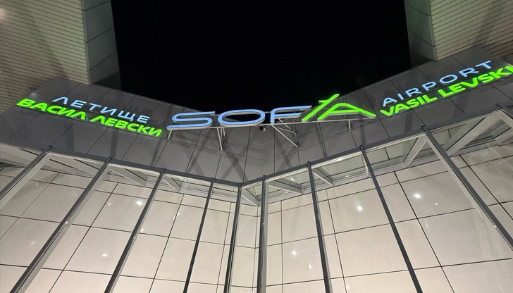 Четири полета са отменени, други излитат със закъснение Четири полета са отменени, други излитат със закъснение