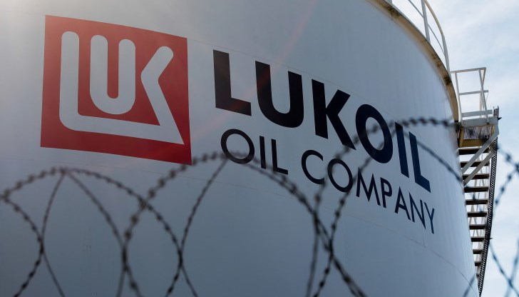 Руската компания планира продажба на рафинерията преди влизането на американските санкции