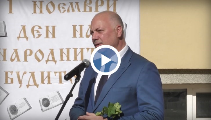 Премиерът откри два нови кабинета в училище в Разлог по повод Деня на народните будители