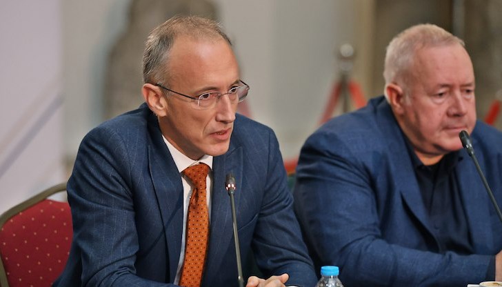 Красимир Вълчев: Търсим микс от мерки срещу вредното влияние на социалните мрежи