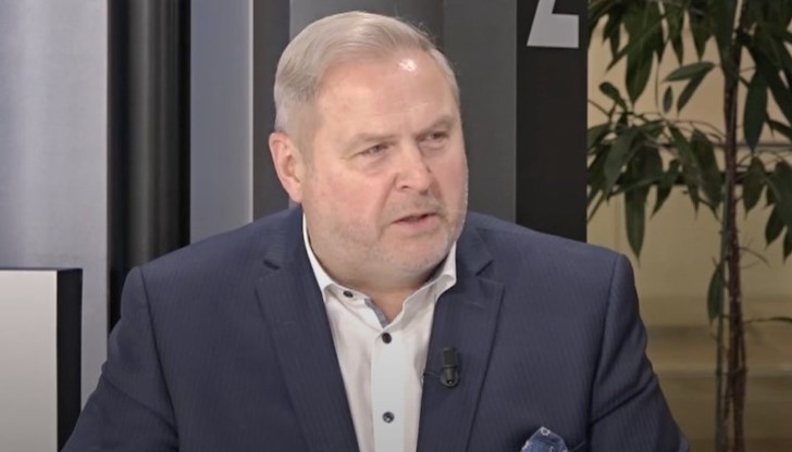 Естонският евродепутат определи мирния план на Тръмп като "руска капитулация" и призова за спиране на енергийните сделки с Москва Естонският евродепутат определи мирния план на Тръмп като "руска капитулация" и призова за спиране на енергийните сделки с Москва