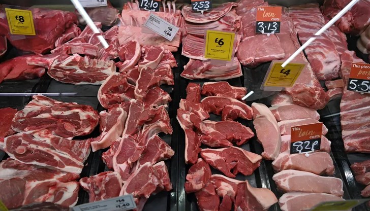 Властите в Гърция погнаха магазини за мнимо местно месо от България