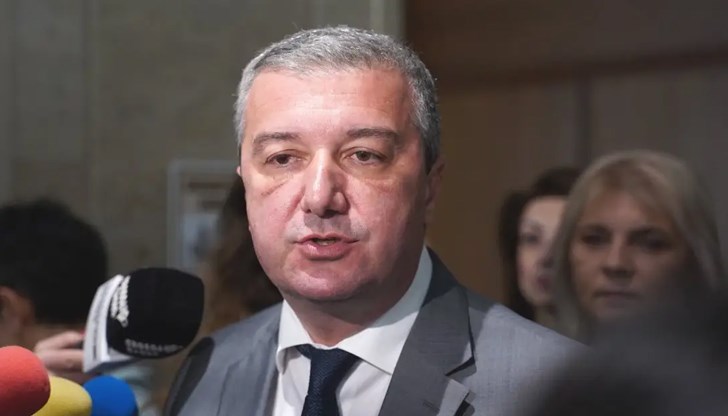 Мярката цели да спре изплащането на пари в "пликчета"