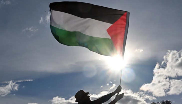 Участниците настояха и за справедливост за загиналия в Газа българин Марин Маринов Участниците настояха и за справедливост за загиналия в Газа българин Марин Маринов