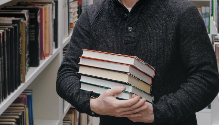 Тенденцията е в отговор на атаките на Доналд Тръмп срещу висшето образование в САЩ