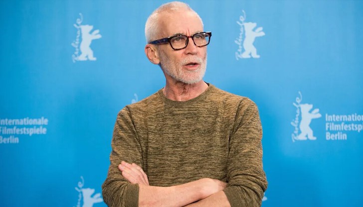 Новозеландецът беше на 75 години и се бореше с болестта на Паркинсон