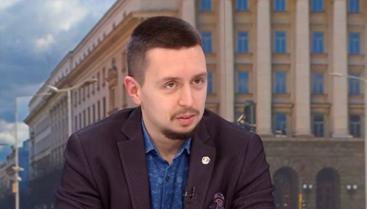 Реалният дефицит е над 3%, а чакането на спасение от еврозоната е празна надежда, смята икономистът Реалният дефицит е над 3%, а чакането на спасение от еврозоната е празна надежда, смята икономистът