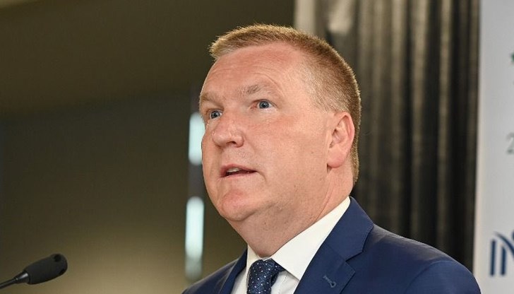 Отчетени са стъпки, но има пропуски при почтеността на висшите служители, коментира еврокомисарят по правосъдието