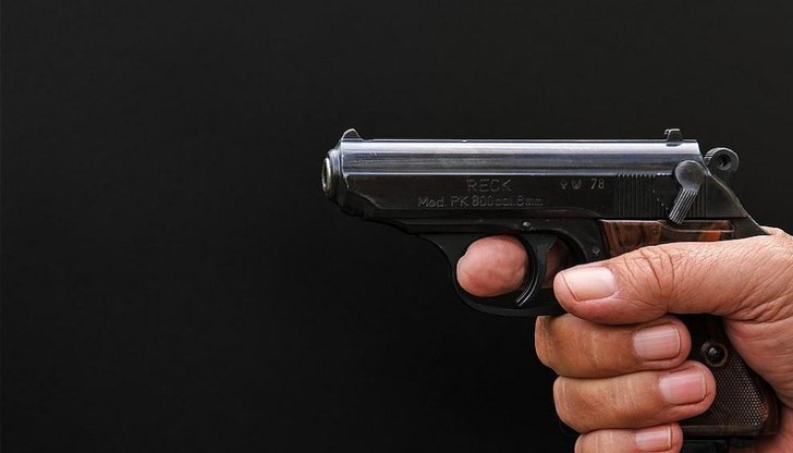 Полицията разследва заплаха за убийство след скандал на улицата