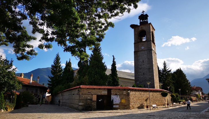 Вкусът на храната и гледката към Пирин привличат хиляди туристи