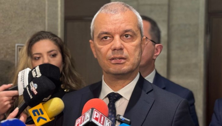 Лидерът на "Възраждане" предупреди за катастрофално задлъжняване и критикува отказа да изслушат председателя на Фискалния съвет