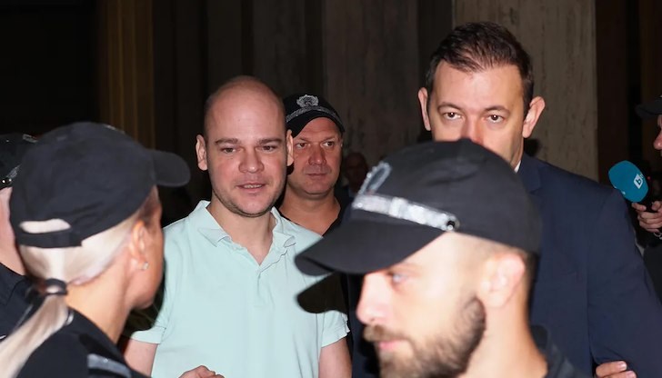 Обвиняват го в ръководене на организирана престъпна група и търговия с влияние за обществени поръчки