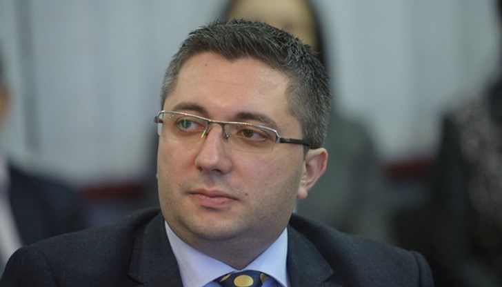 Николай Нанков: Предлагаме по-скъпа вода при разхищение и отпадане на такса "водомер" Николай Нанков: Предлагаме по-скъпа вода при разхищение и отпадане на такса "водомер"