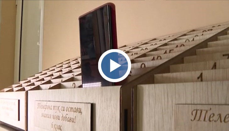 Красимир Вълчев заяви, че забраната влиза в сила през януари, омбудсманът се обяви против нея