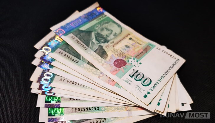 Според икономистите Любомир Христов и Виктор Папазов тази мярка ще елиминира нуждата от планираното увеличение на осигурителната вноска Според икономистите Любомир Христов и Виктор Папазов тази мярка ще елиминира нуждата от планираното увеличение на осигурителната вноска