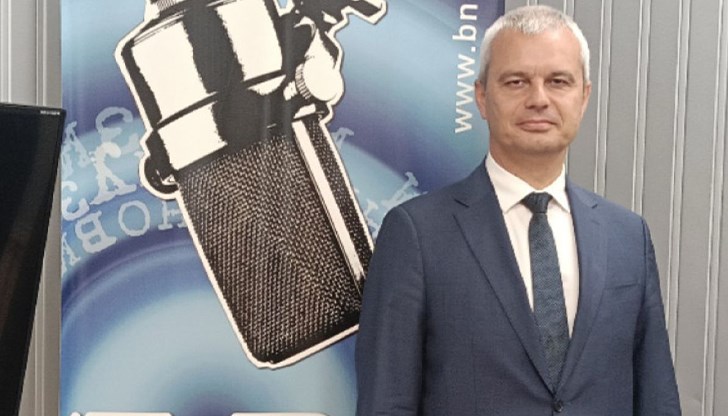 Лидерът на "Възраждане" критикува бюджет 2026 и нарече 29-секундното заседание за Лукойл "грандиозна кражба" Лидерът на "Възраждане" критикува бюджет 2026 и нарече 29-секундното заседание за Лукойл "грандиозна кражба"