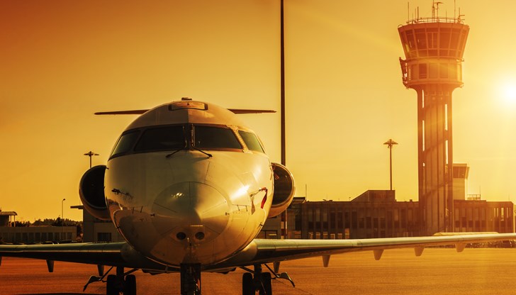 Причината е непотвърдена заплаха срещу самолет на United Airlines Причината е непотвърдена заплаха срещу самолет на United Airlines