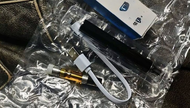 Разпространявали са дрогата онлайн