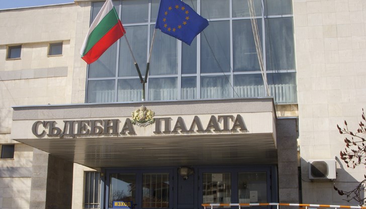 Подсъдимият получи три години условно, трябва да плати обезщетение от 320 хиляди лева Подсъдимият получи три години условно, трябва да плати обезщетение от 320 хиляди лева