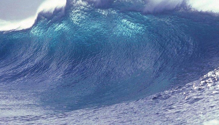 Издадено е предупреждение за цунами, евакуирани са хиляди хора Издадено е предупреждение за цунами, евакуирани са хиляди хора