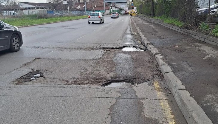 МВР оневини държавата за катастрофите: Шофьорите виновни в 99.9% от случаите, дупките – в 0.1% МВР оневини държавата за катастрофите: Шофьорите виновни в 99.9% от случаите, дупките – в 0.1%