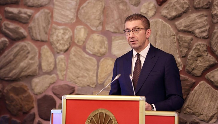 Премиерът на Северна Македония сравни случая с "намокряне от дъжд", докато София настоява за ефективно разследване Премиерът на Северна Македония сравни случая с "намокряне от дъжд", докато София настоява за ефективно разследване