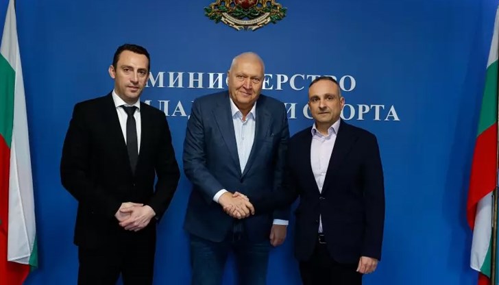 Международната федерация постави ултиматум на спортния министър Иван Пешев да спре лиценза на "БФШ 2022" Международната федерация постави ултиматум на спортния министър Иван Пешев да спре лиценза на "БФШ 2022"