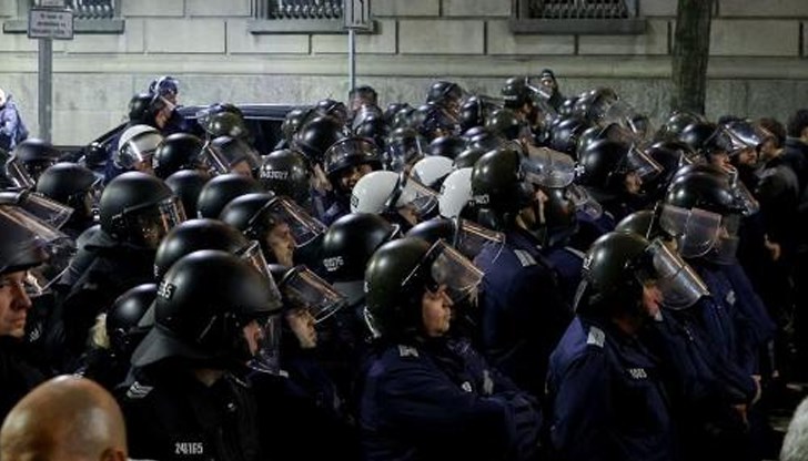 Задържаха естонец, ударил с юмрук полицай на булевард "Черни връх" Задържаха естонец, ударил с юмрук полицай на булевард "Черни връх"