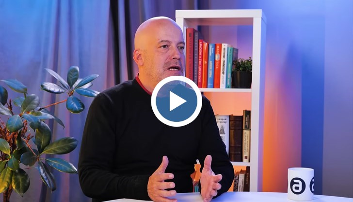 Според него партиите са "кланове с един господар" и "партийно-мафиотска система"