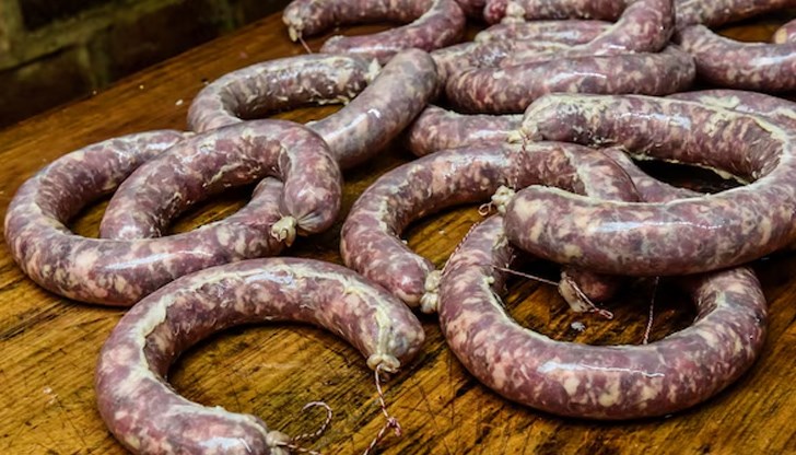 Държавата дължи над 16 000 лева на оправдан мъж заради разследване за откраднати суджук и луканка на стойност 90 лева Държавата дължи над 16 000 лева на оправдан мъж заради разследване за откраднати суджук и луканка на стойност 90 лева