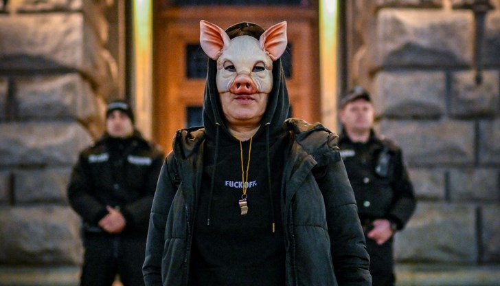 Писателят призова ДБ, ПП и ДСБ да работят като една формация и подкрепи недоволството срещу "бюджета на грабежа" Писателят призова ДБ, ПП и ДСБ да работят като една формация и подкрепи недоволството срещу "бюджета на грабежа"