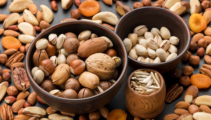 Бадемите и орехите намаляват риска от диабет и регулират теглото Бадемите и орехите намаляват риска от диабет и регулират теглото