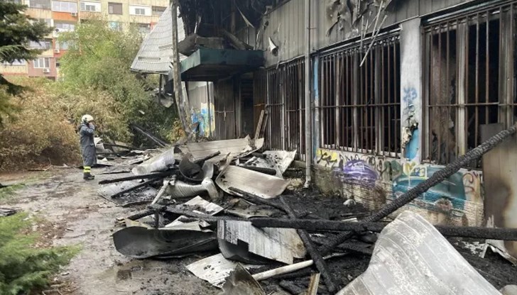 Тийнейджърите се качили на покрива за селфи, но се уплашили