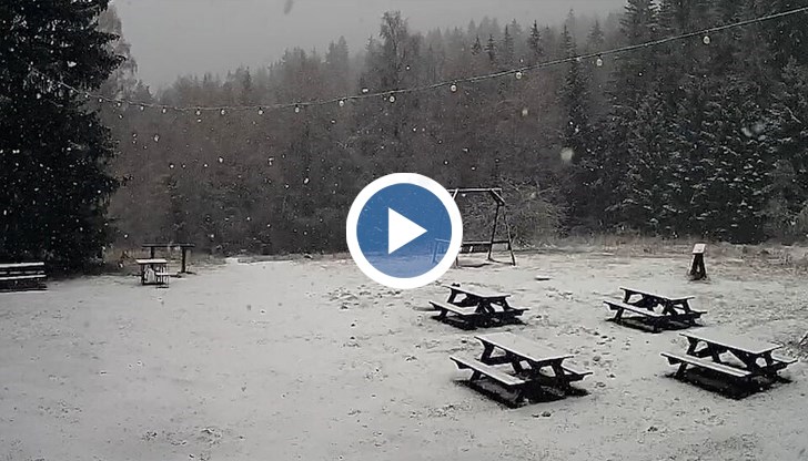 Камерите показват бяла покривка в районите над 1400 метра