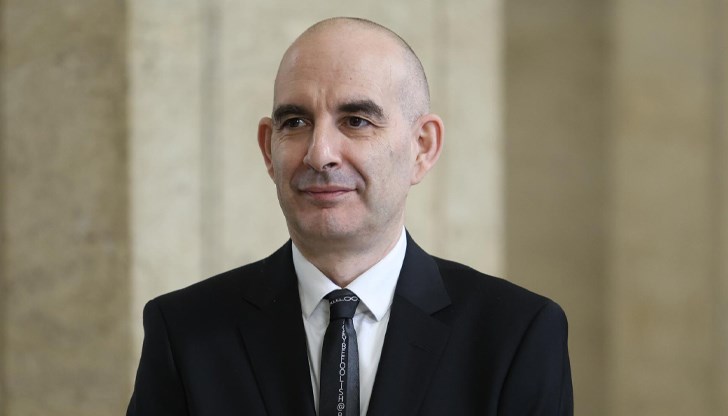 Евродепутатът говори на форум в Сочи, където делегация на "Възраждане" се срещна с Дмитрий Медведев