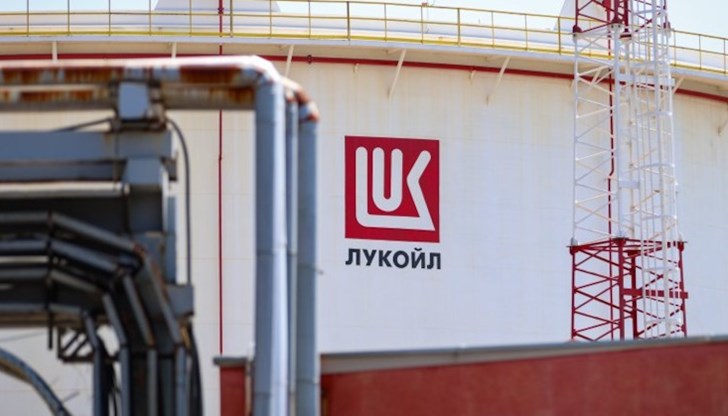 Властите се опасяват от недостиг на гориво и протести в страната, пише изданието