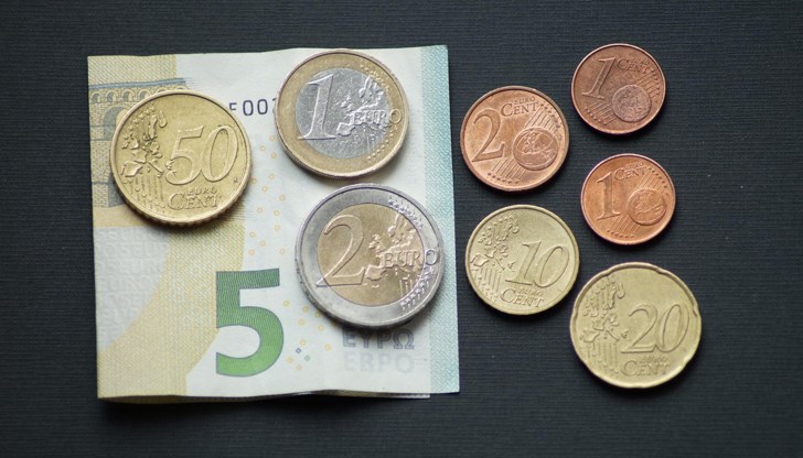 Младите задлъжняват заради лайфстайла на инфлуенсърите Младите задлъжняват заради лайфстайла на инфлуенсърите