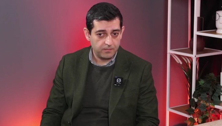 Увеличаването на данъците няма да реши проблема с дефицита, предупреди експертът