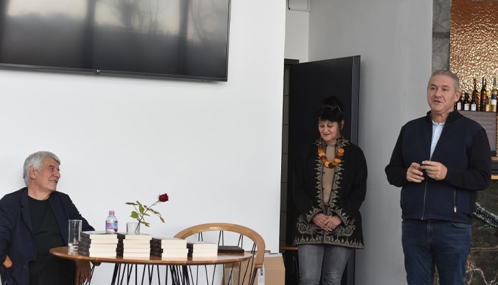 Кметът Димитър Славов посрещна професор Пламен Павлов в Бяла