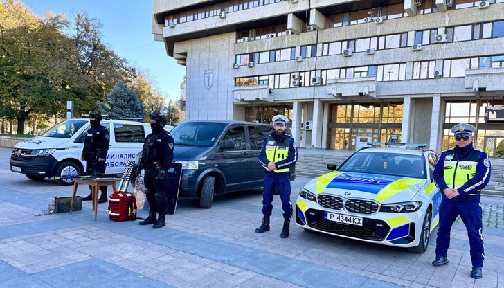 Предвидени са водосвет, поднасяне на венци и демонстрация на техника Предвидени са водосвет, поднасяне на венци и демонстрация на техника
